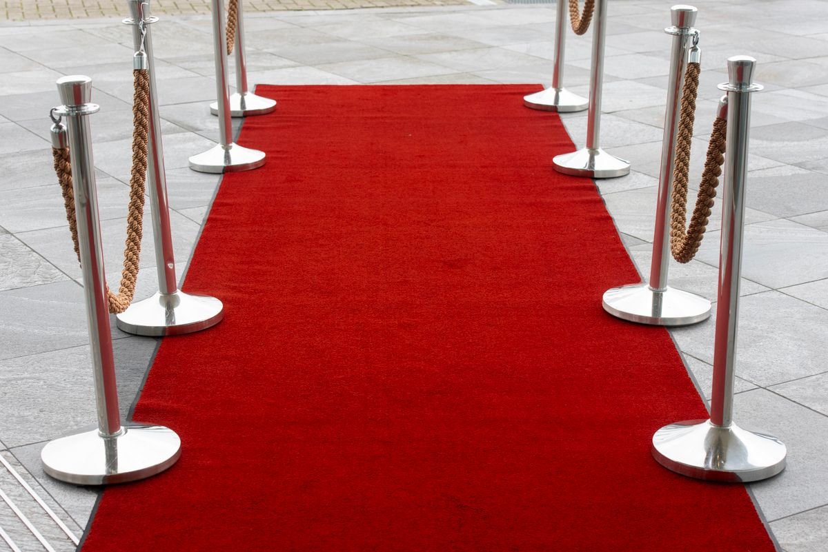 Q manager red carpet stanchion